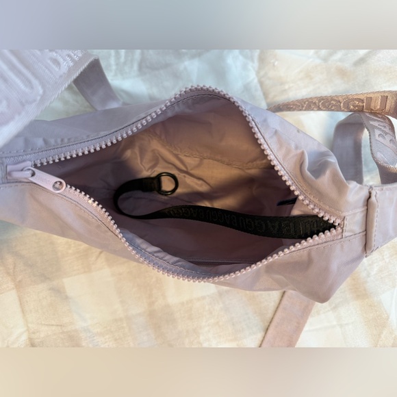 Small nylon crescent Baggu - Picture 5 of 7